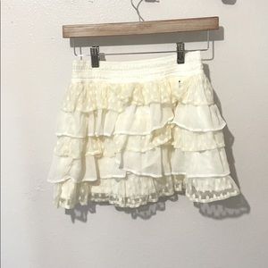 Hollister off white ruffled multi layered skirt